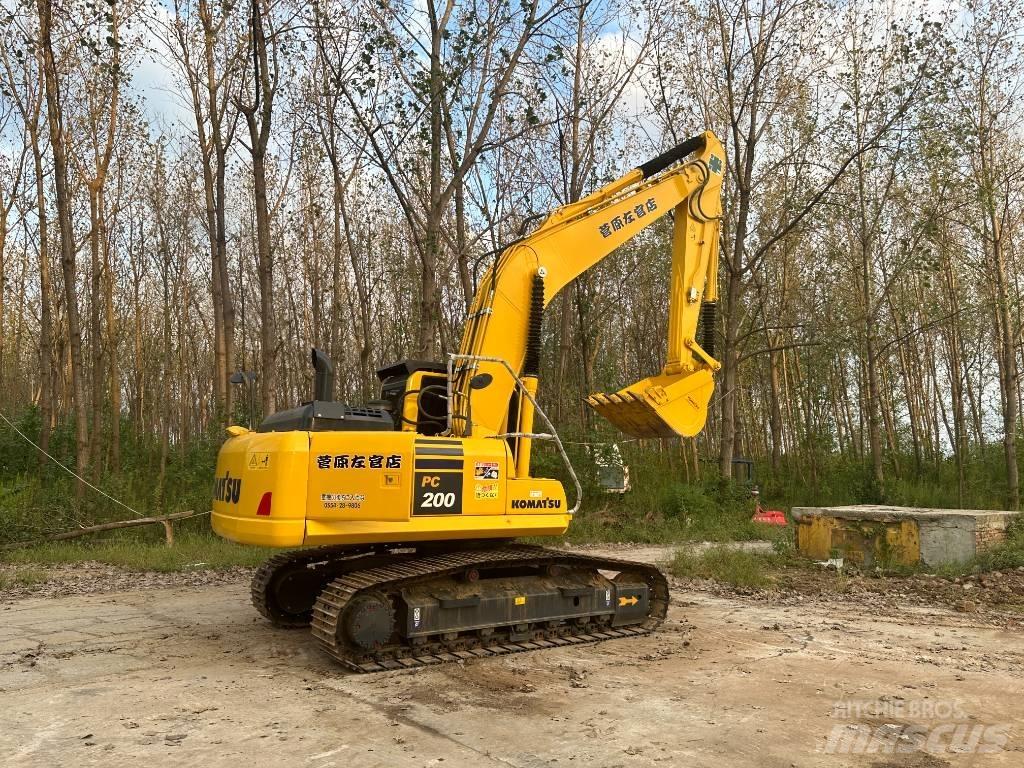 Komatsu PC200-8 Beltegraver