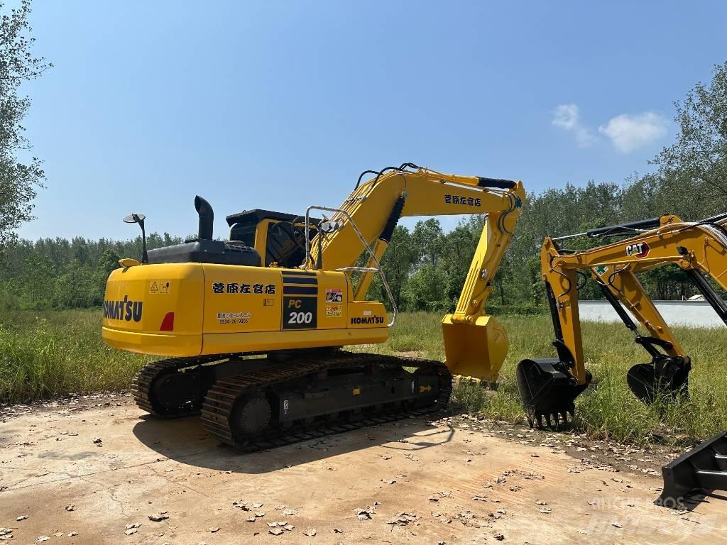 Komatsu PC200-8 Beltegraver