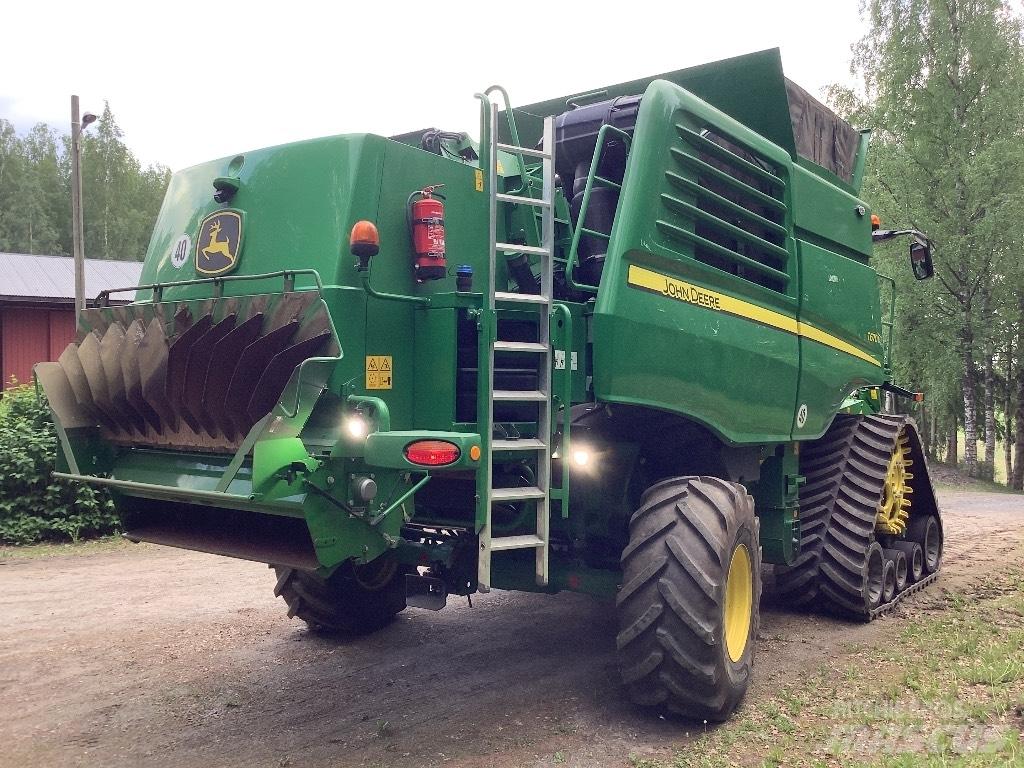 John Deere T 670 Skurtreskere