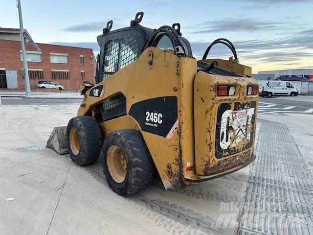 CAT 246 C Kompaktlastere
