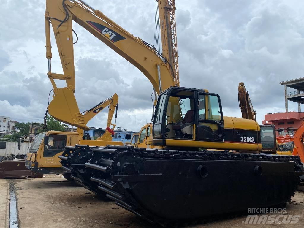 CAT 320 C Amfibiske Gravemaskiner