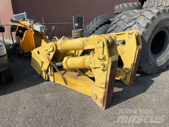 CAT D 8 R Ripper Andre komponenter