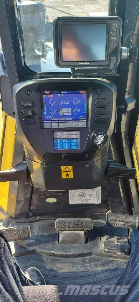 Komatsu D65EXi Dozere Beltegående