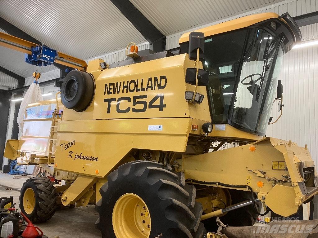 New Holland TC 54 Skurtreskere