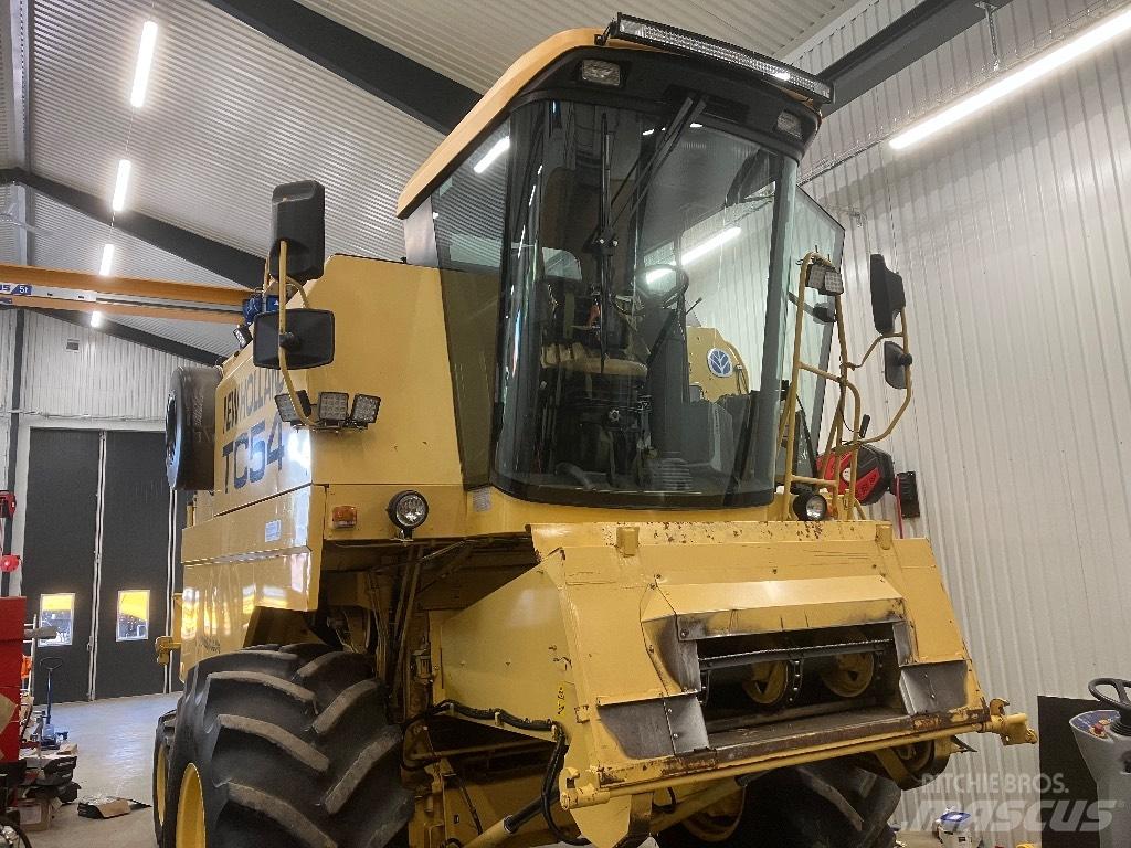 New Holland TC 54 Skurtreskere