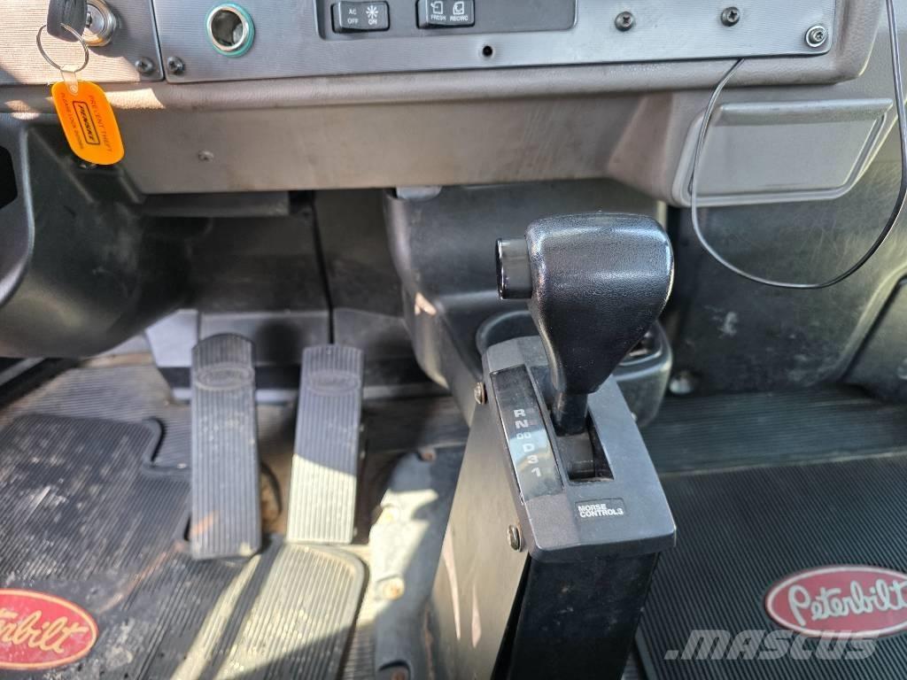 Peterbilt 335 Chassis