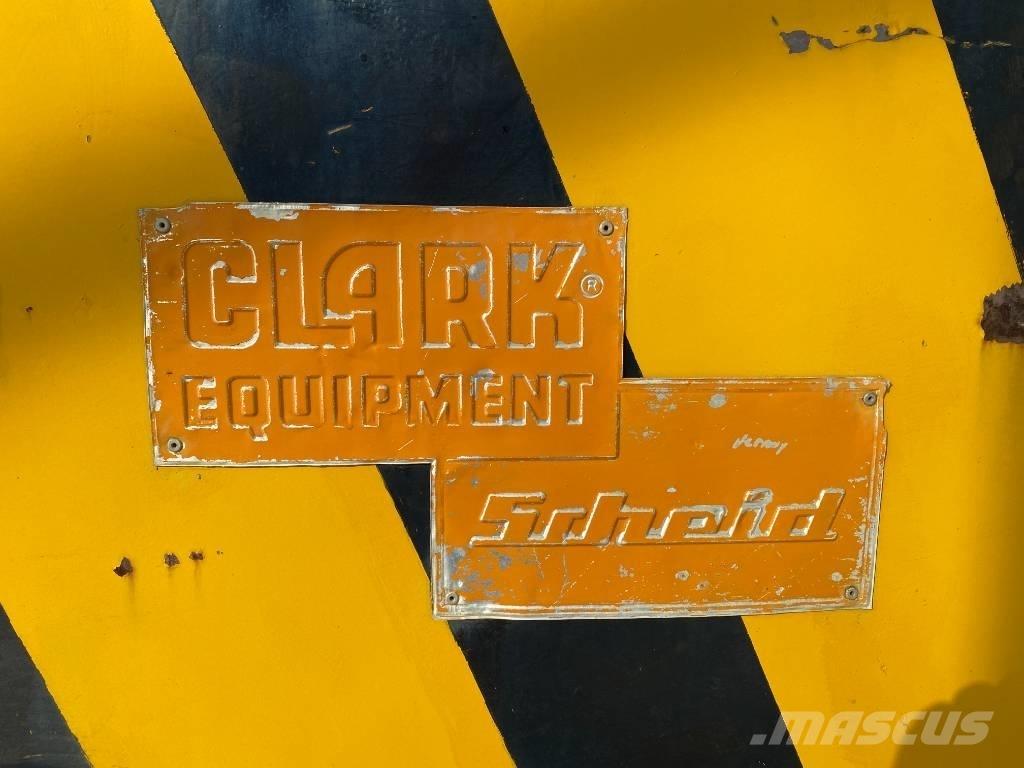 Clark Equipment Dekk, hjul og felger