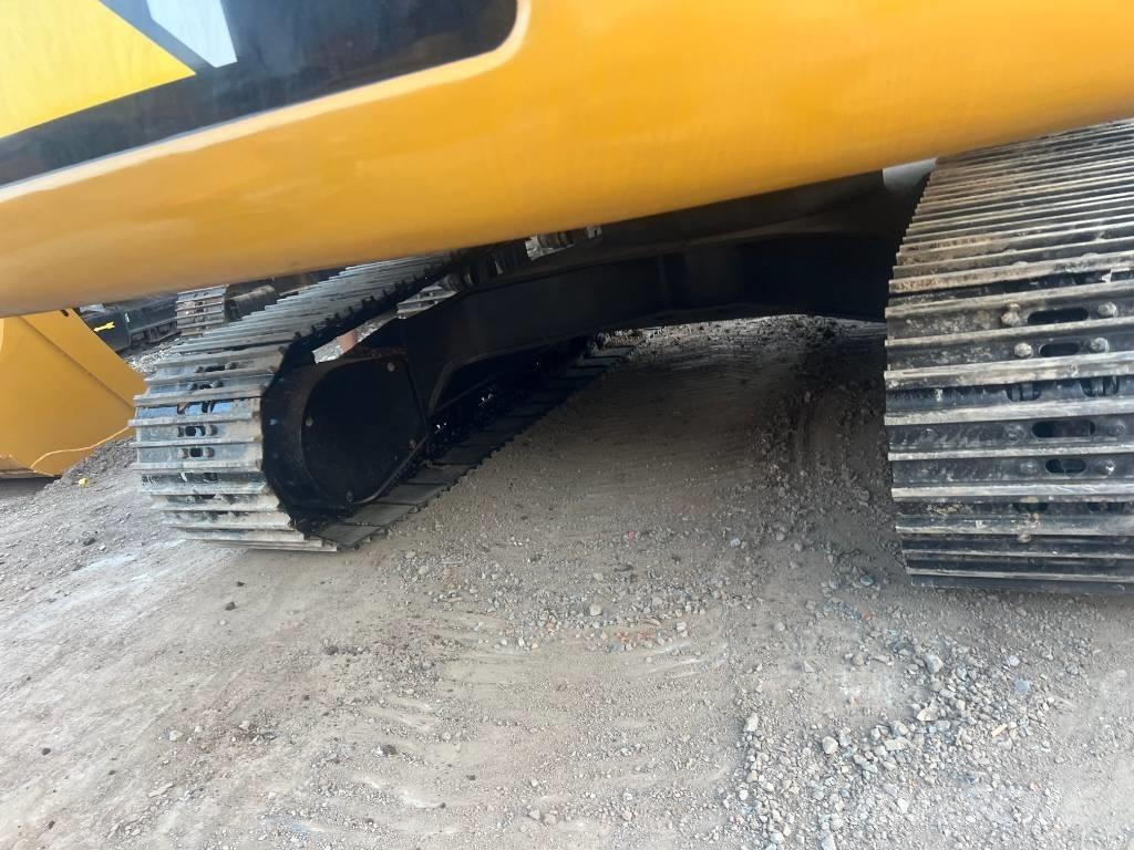 CAT 324 D2L Beltegraver