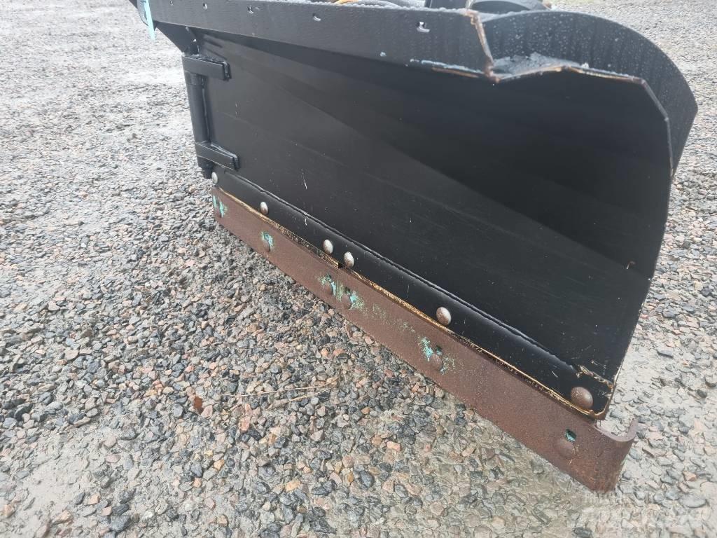 SE Equipment  Vikplog Ploger