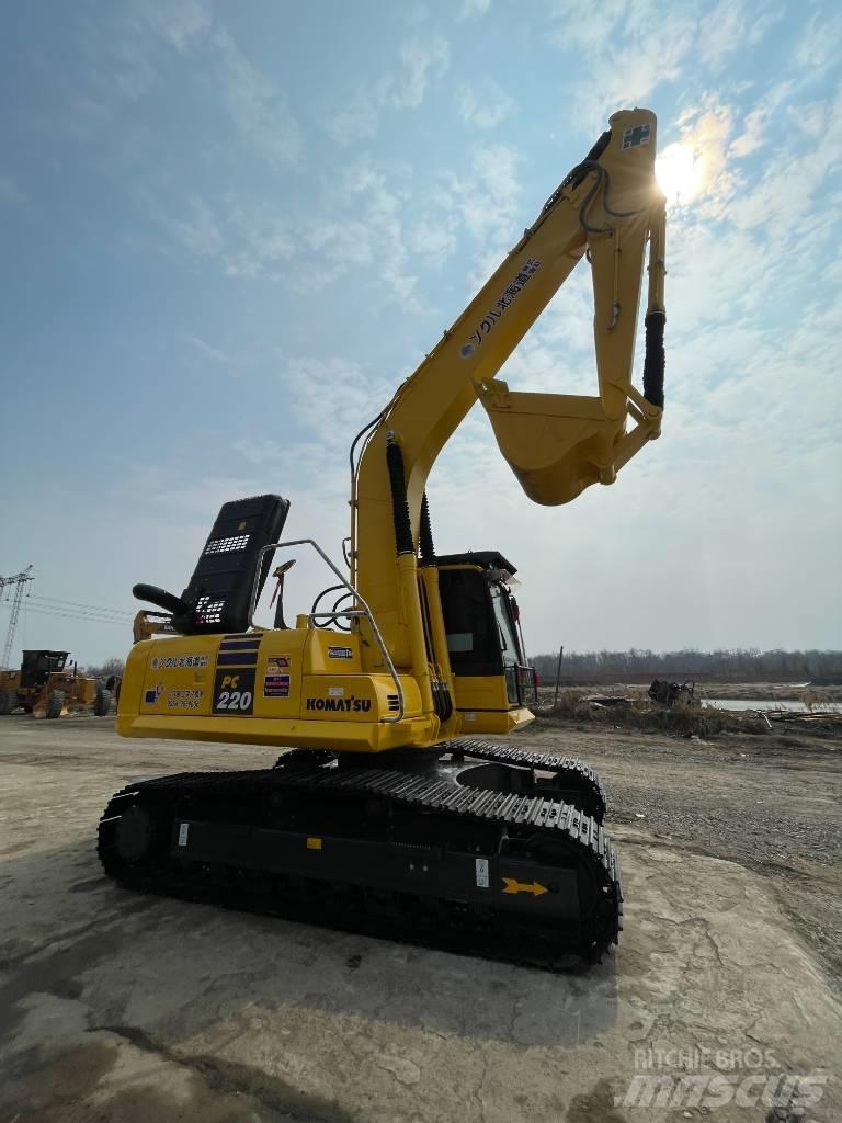 Komatsu PC220-8 Beltegraver
