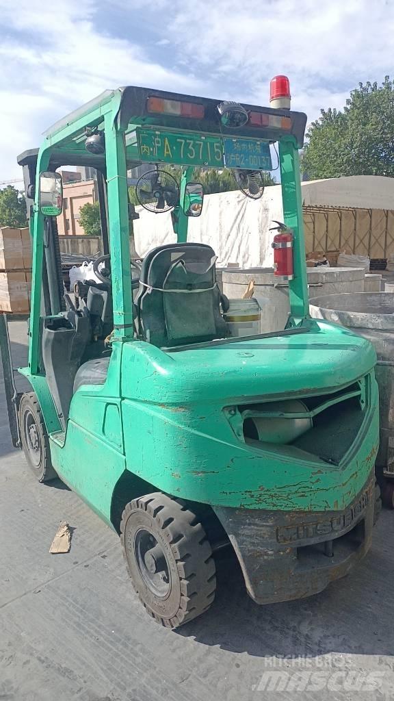 Mitsubishi FD 25 Diesel Trucker