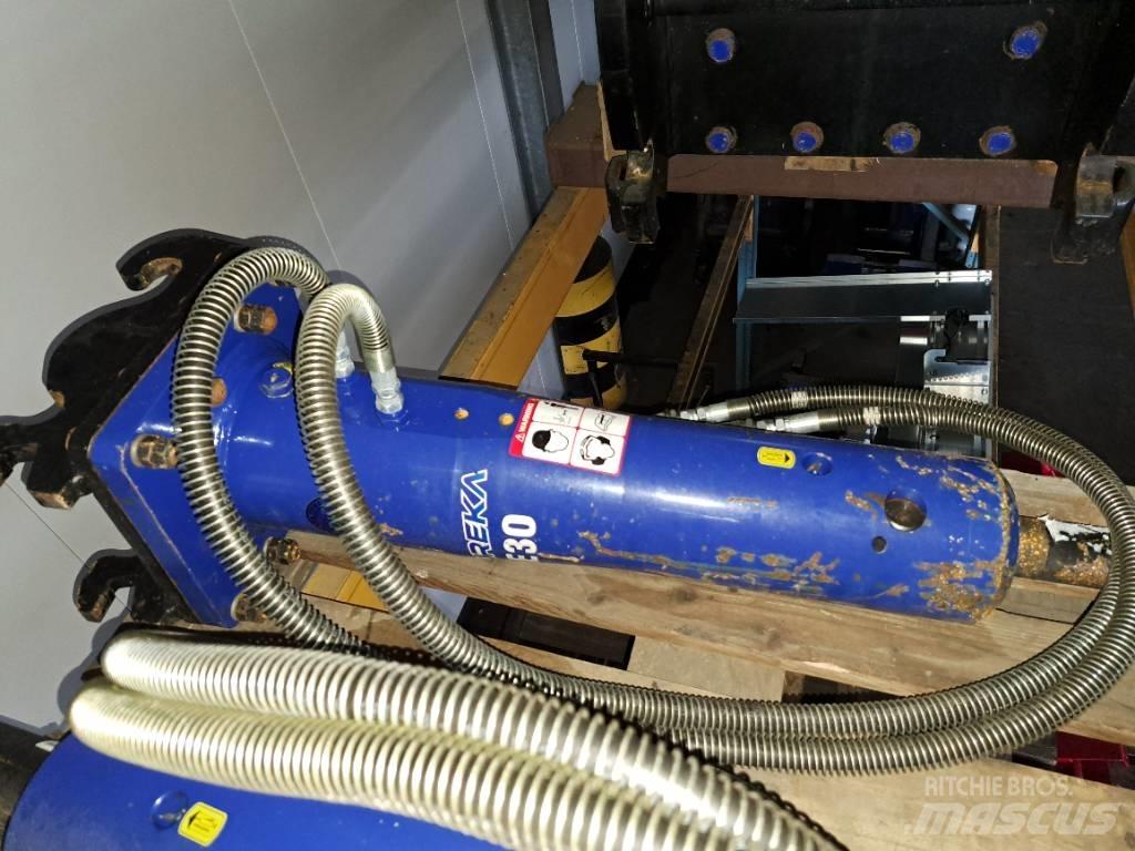 Daemo E30 with CW05 Hydrauliske hammere