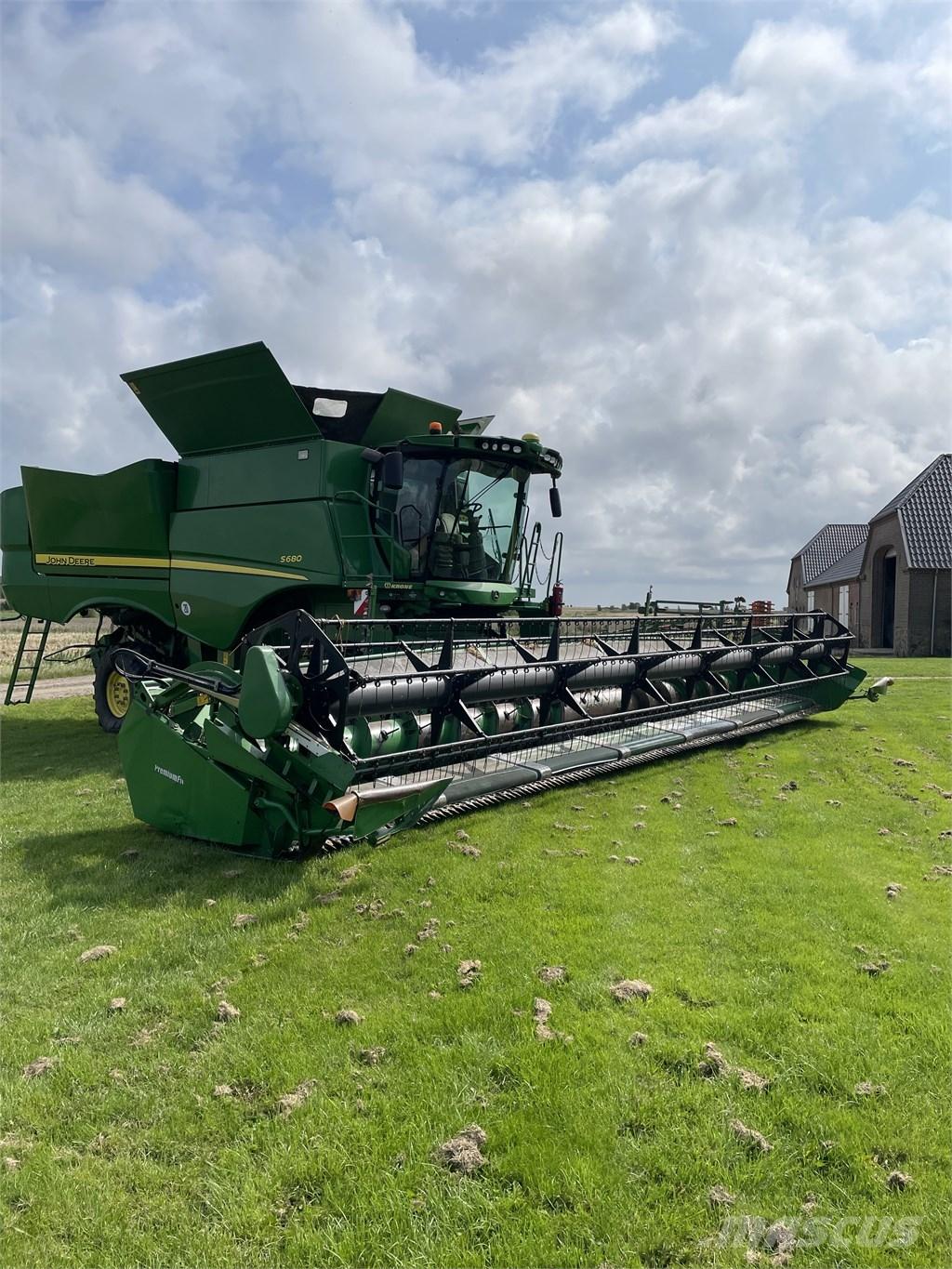 John Deere S 680 Skurtreskere