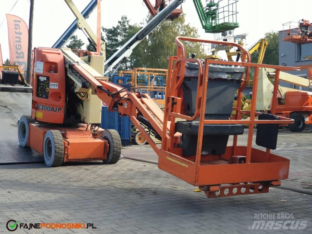 JLG E 300 AJP Leddede bomlifter