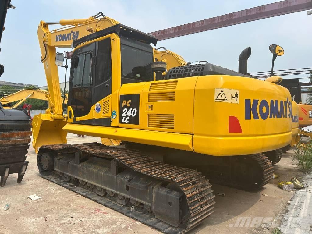 Komatsu PC240LC-8 Beltegraver
