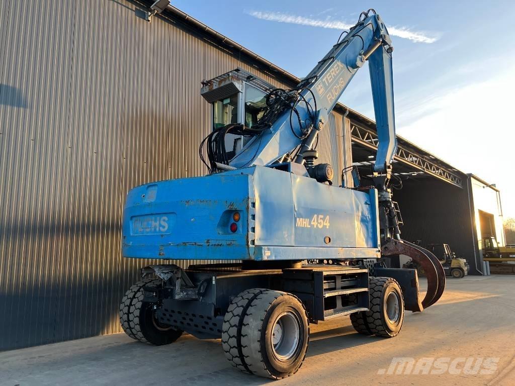 Fuchs MHL454 Gravemaskiner for avfallshåndtering