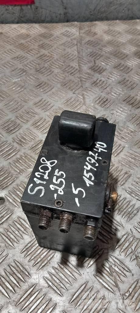 Scania 94 D.   1549740 Hydraulikk