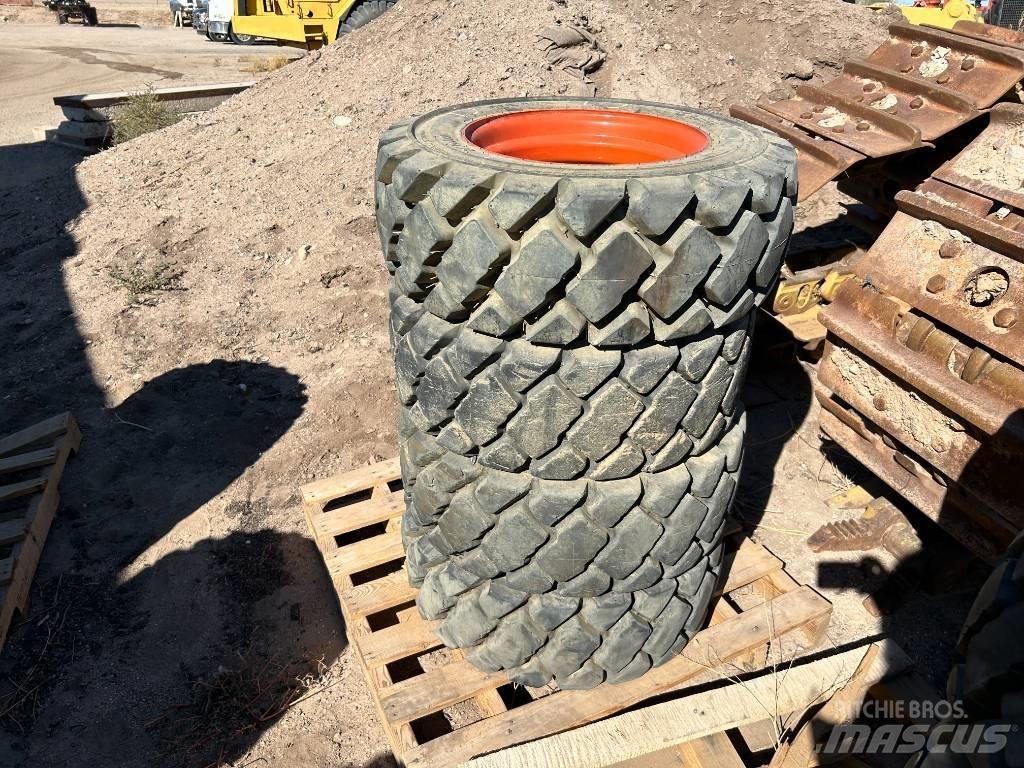 Bobcat 10x16.5 Tires Dekk, hjul og felger