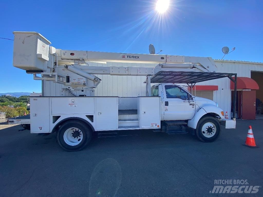 Ford F 750 SD Bilmontert lift