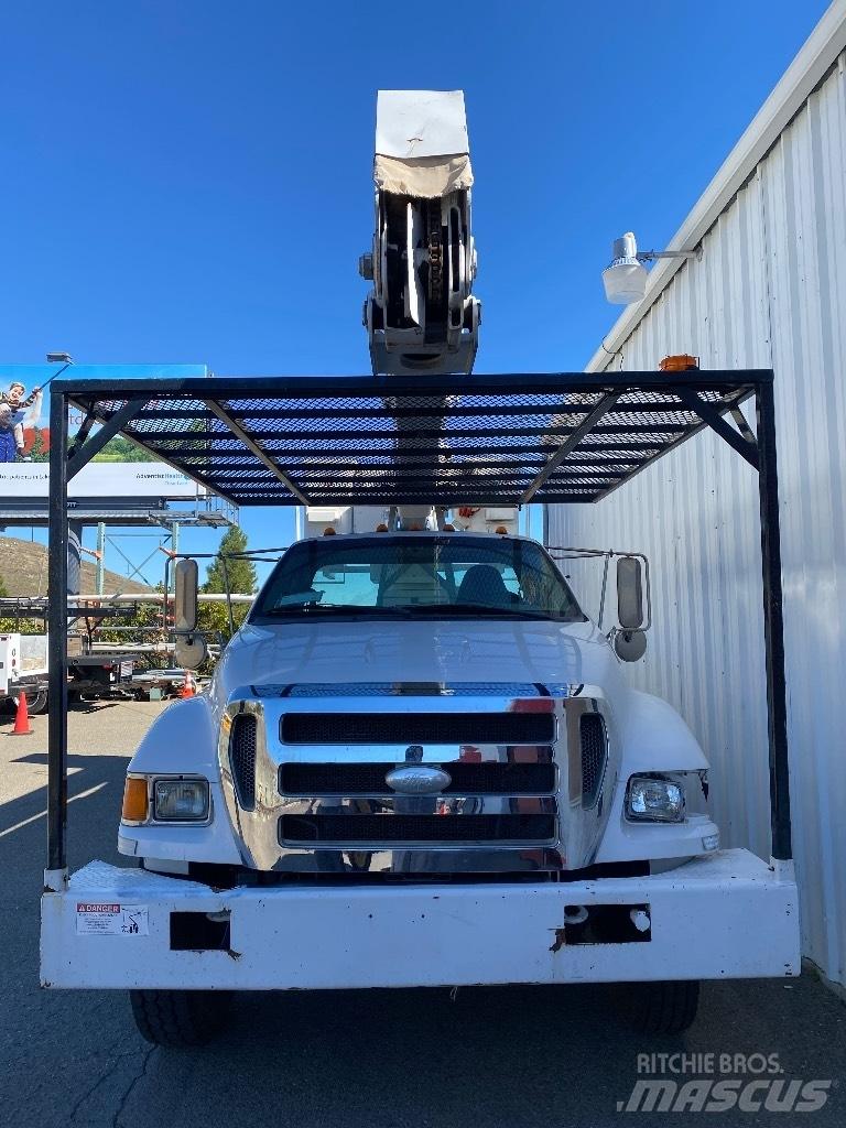Ford F 750 SD Bilmontert lift