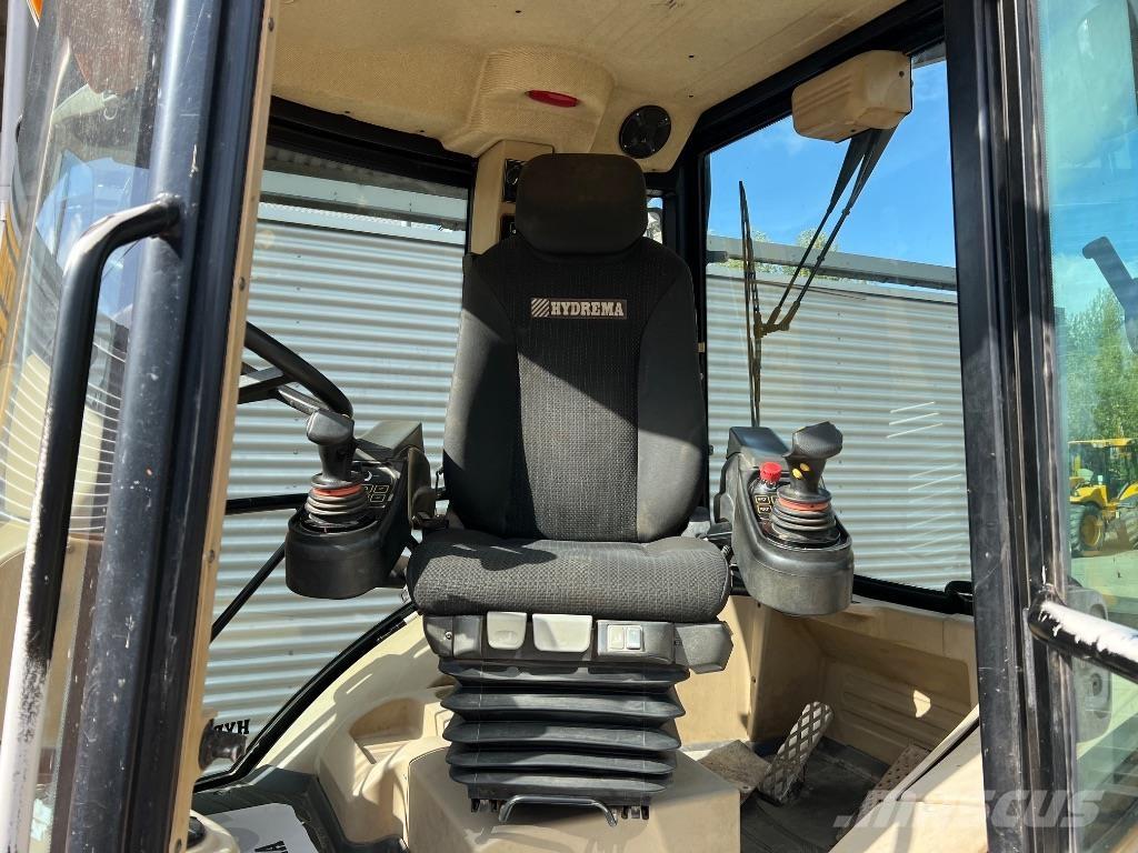 Hydrema 906 E Traktorgravere