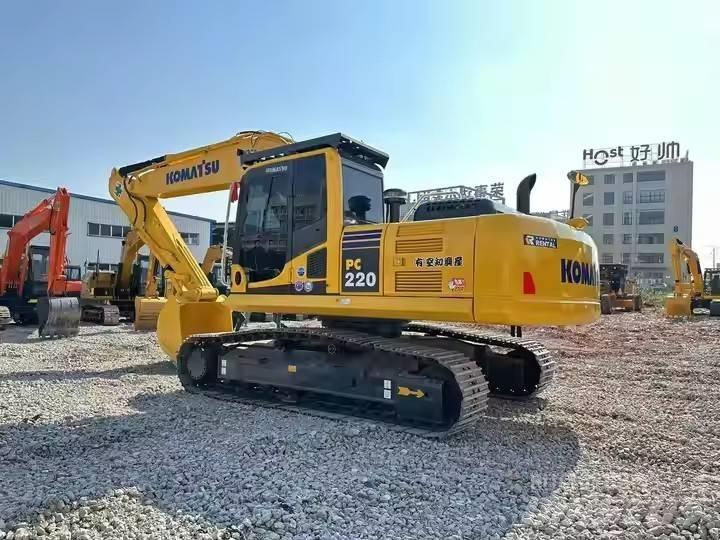 Komatsu PC 220 Beltegraver