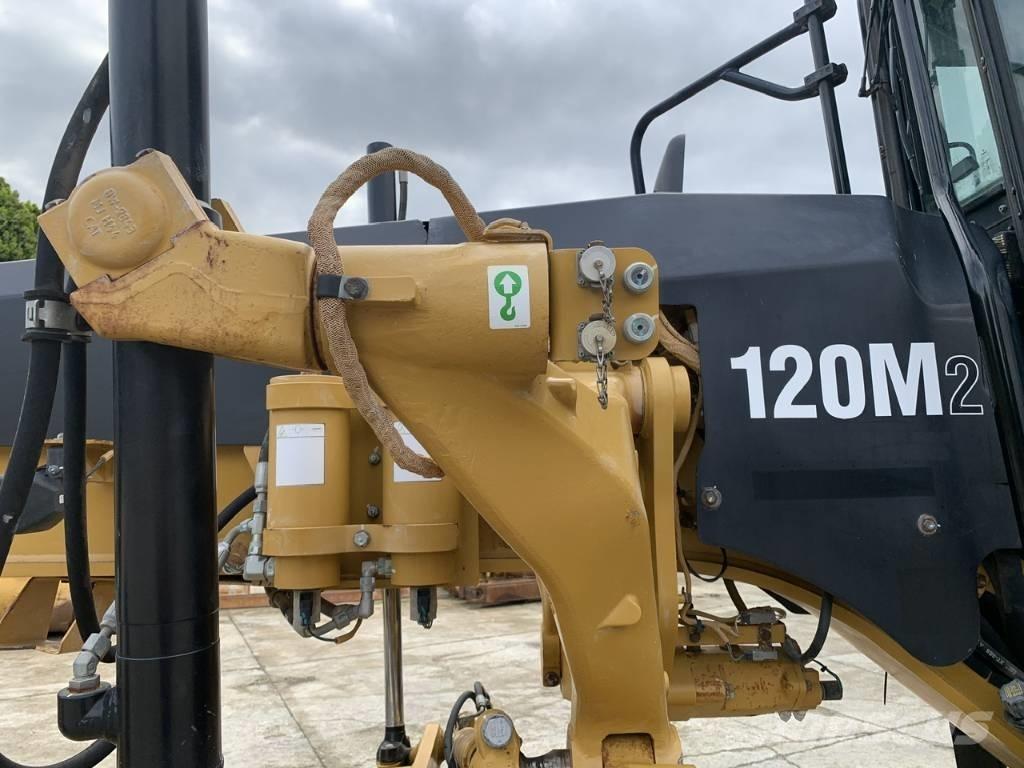 CAT 120 M 2 Veihøvler