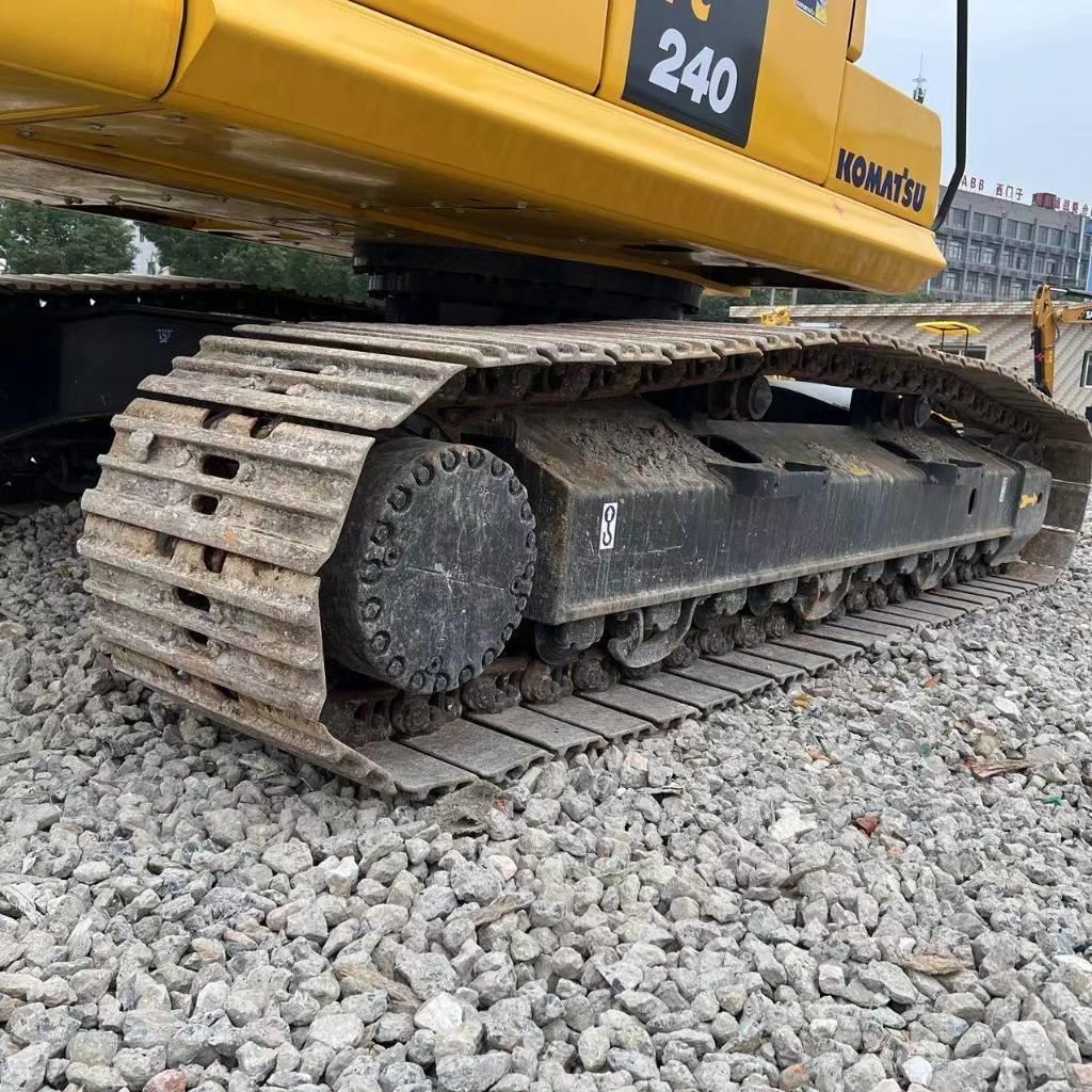 Komatsu PC 240 Beltegraver