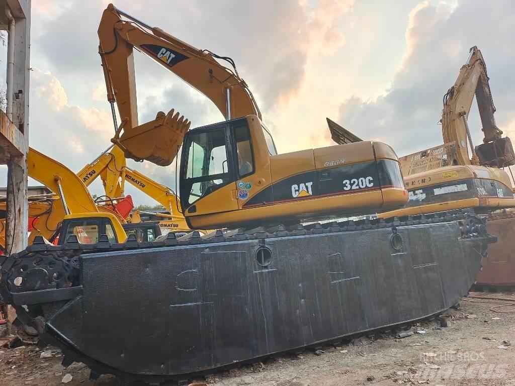 CAT 320 C Amfibiske Gravemaskiner
