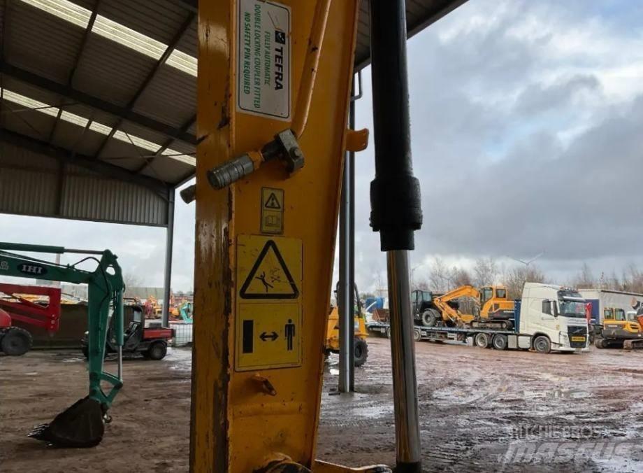 JCB JS 130 LC Beltegraver