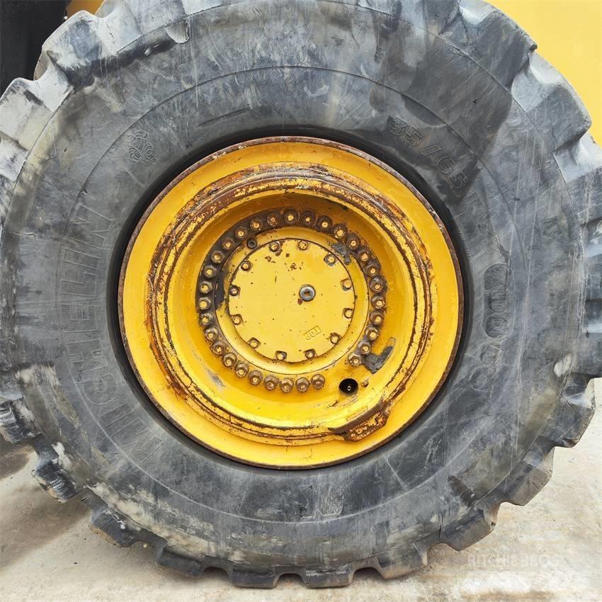 Komatsu WA 600-6 Hjullastere