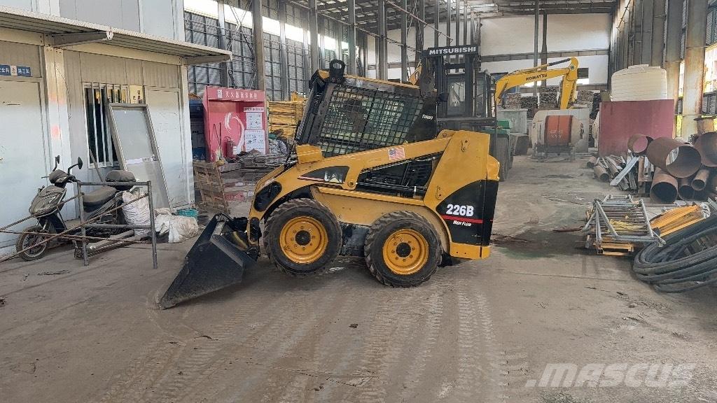 CAT 226 B Kompaktlastere