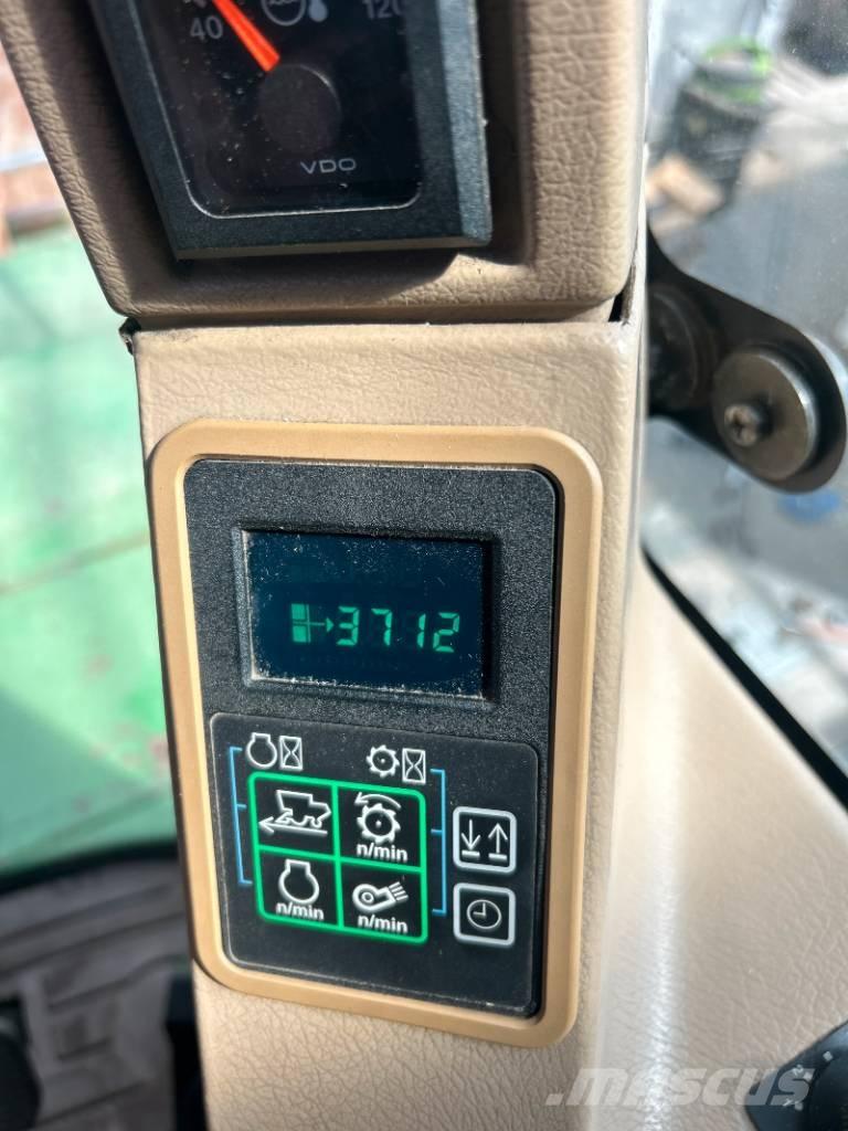 John Deere 2264 Skurtreskere