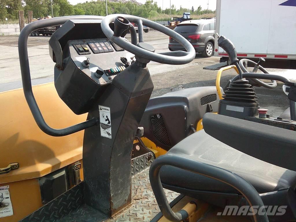CASE DV 202 Tandem Valser