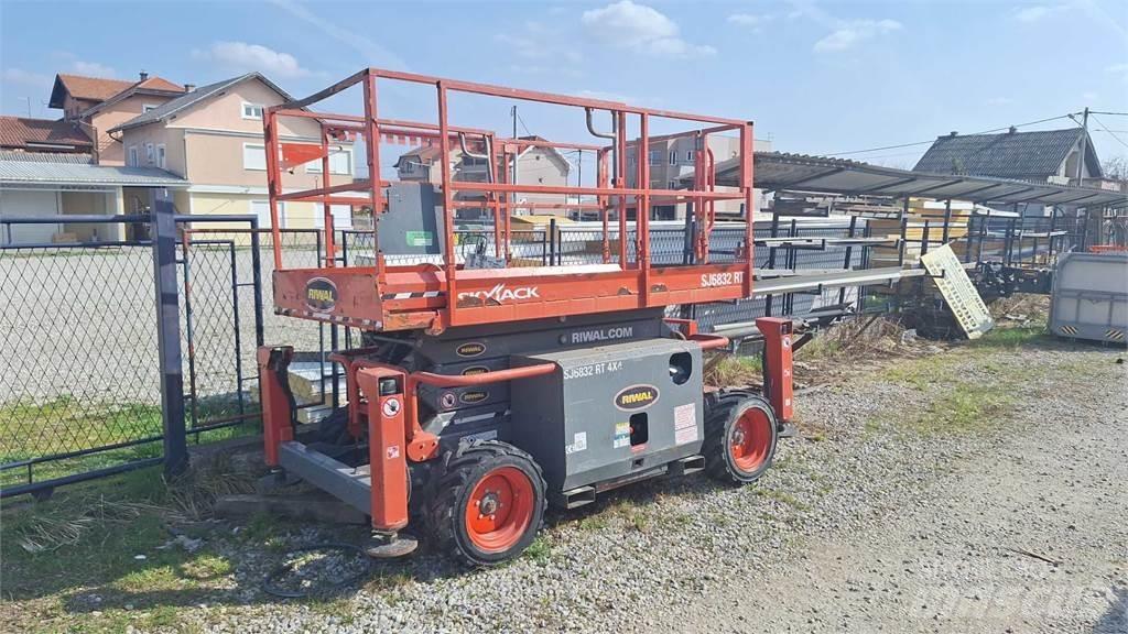 SkyJack SJ6832RTE Sakselifter