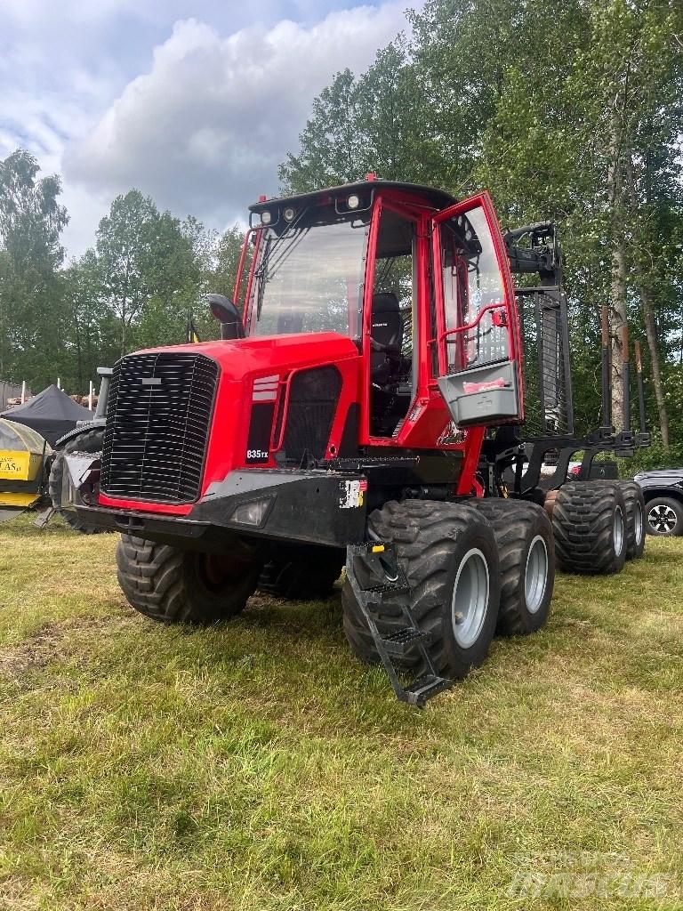Komatsu 835 Lassbærere