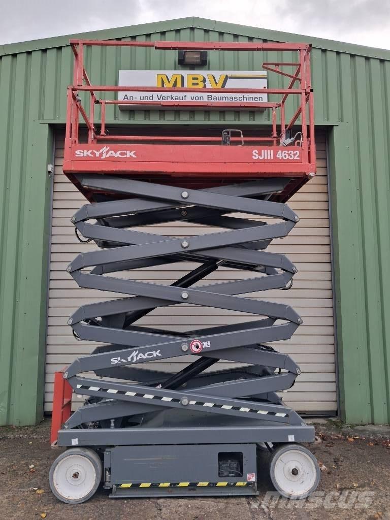 SkyJack SJ III 4632 Sakselifter