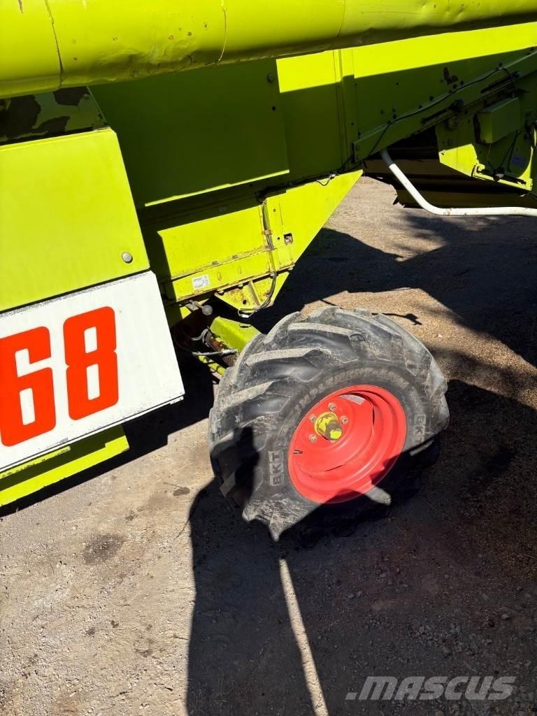CLAAS Dominator 68 Skurtreskere