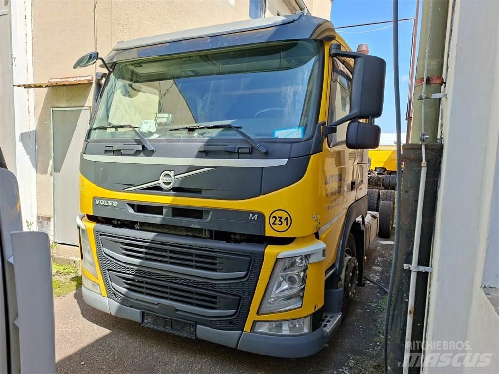 Volvo FM 500 6X2 Chassis