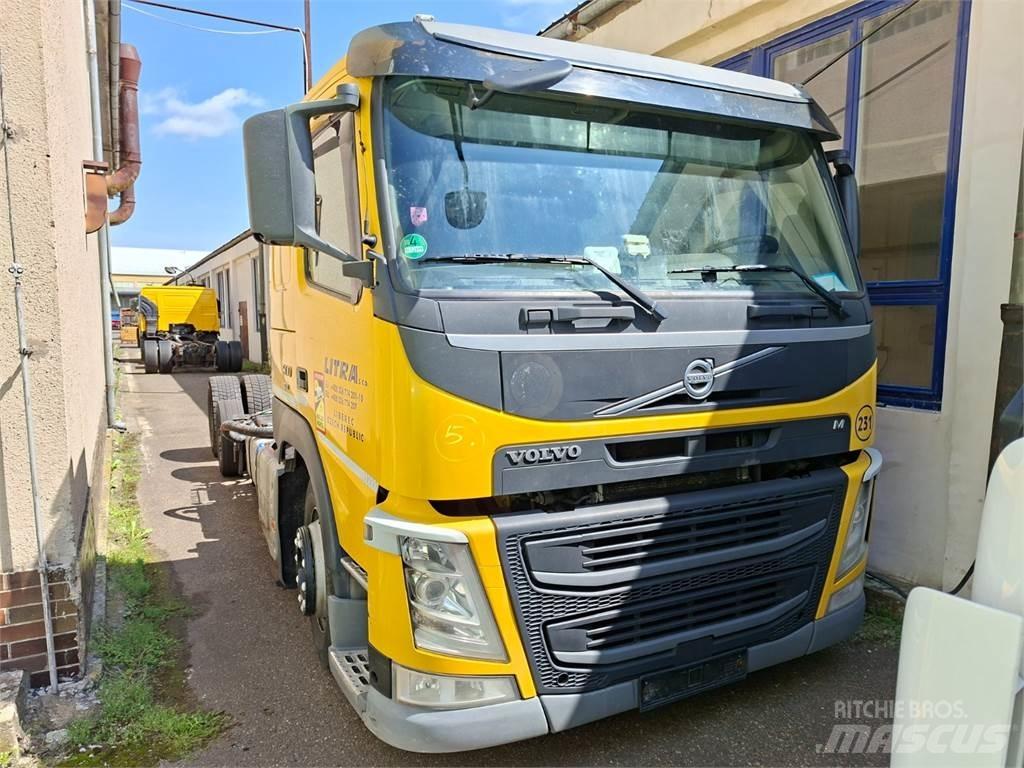Volvo FM 500 6X2 Chassis