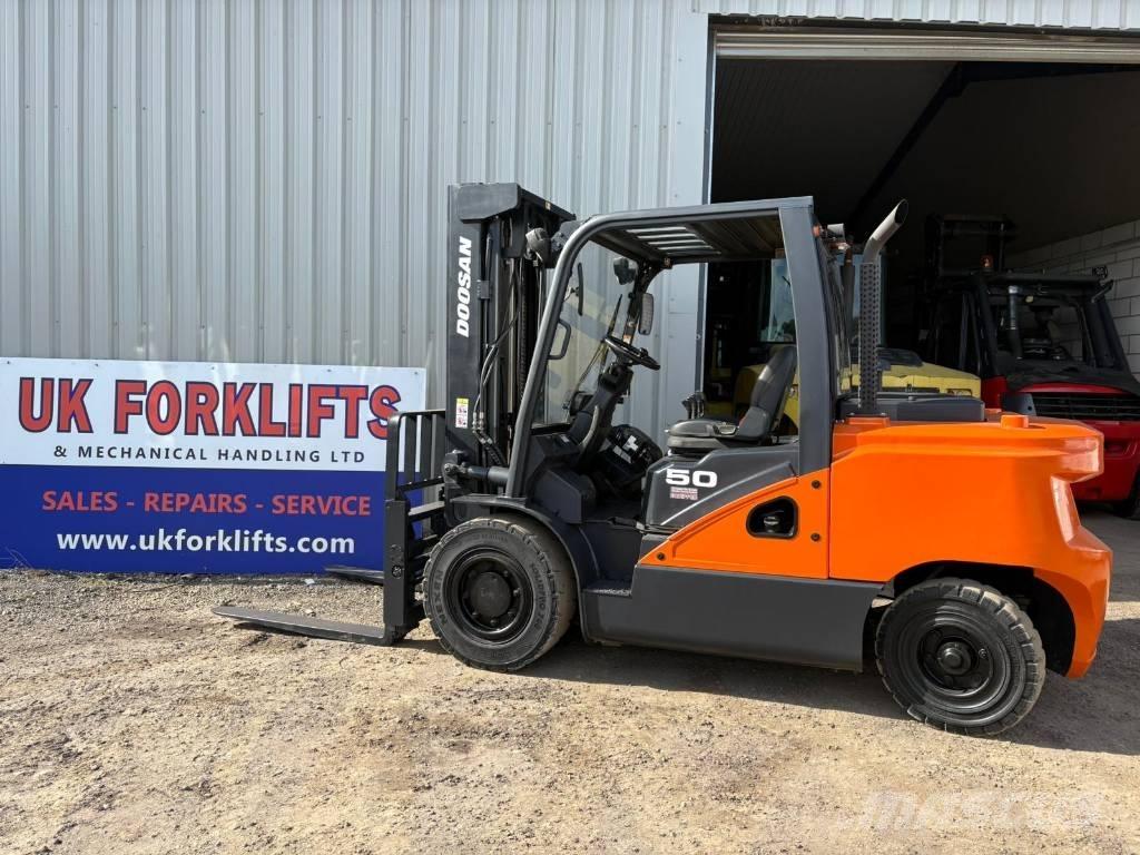 Doosan D50SC-7 Diesel Trucker