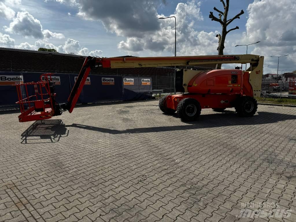 JLG 800AJ Leddede bomlifter