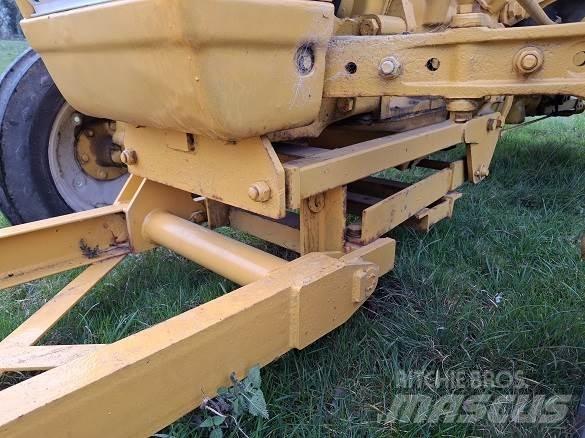 Ford 2000 TRACTOR Anlegg - Annet