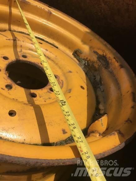  MASSEY REAR WHEEL Dekk, hjul og felger