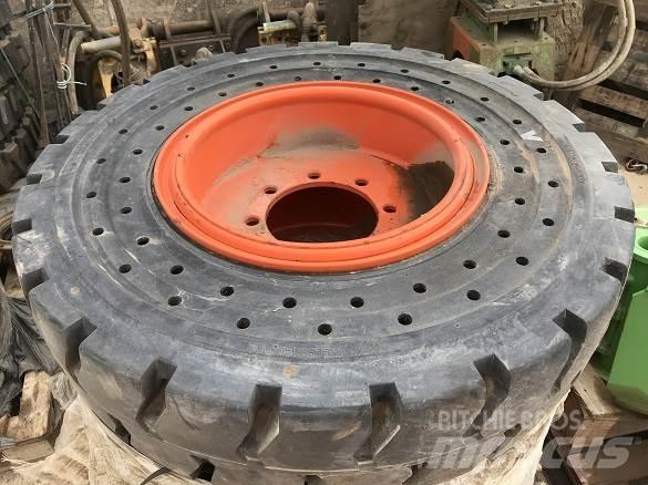  SOLID WHEELS Dekk, hjul og felger