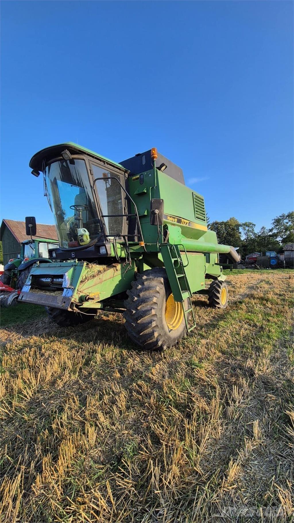 John Deere 1177 Skurtreskere