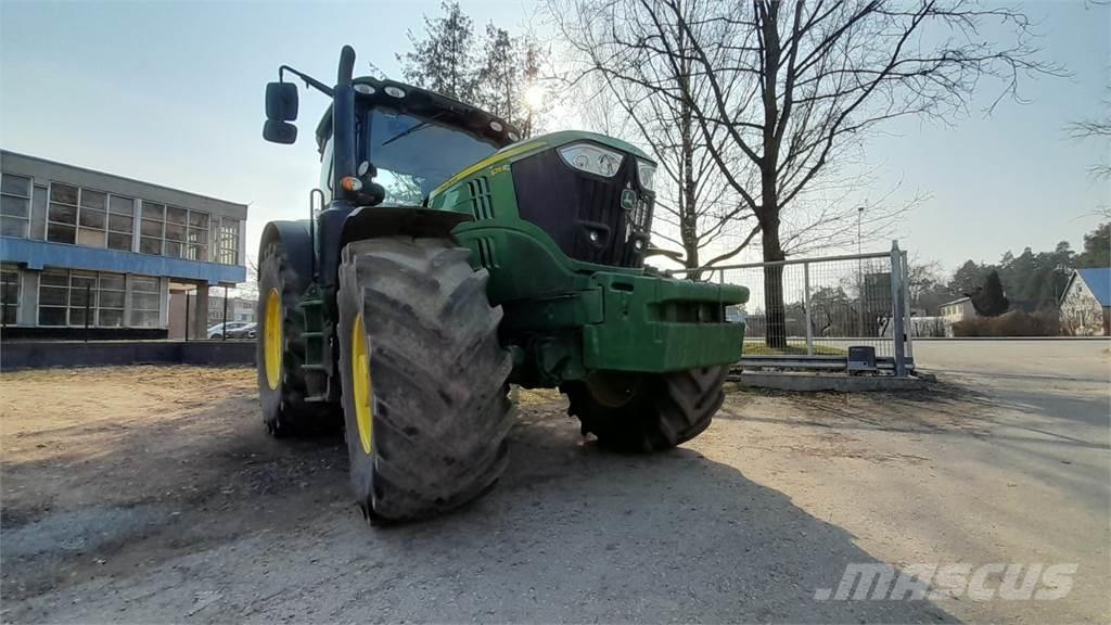 John Deere 6215R Traktorer