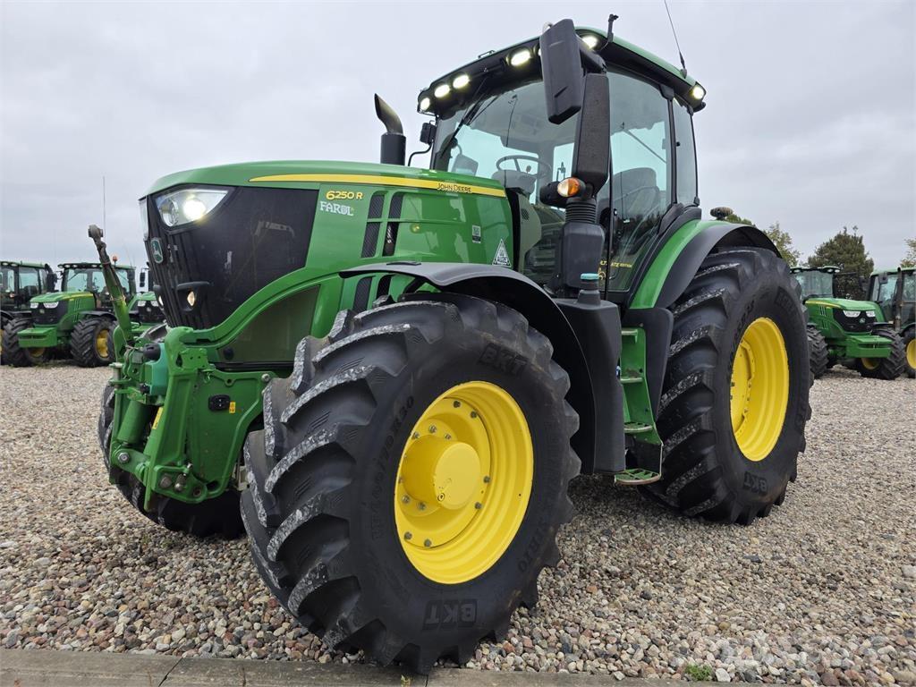 John Deere 6250R Traktorer