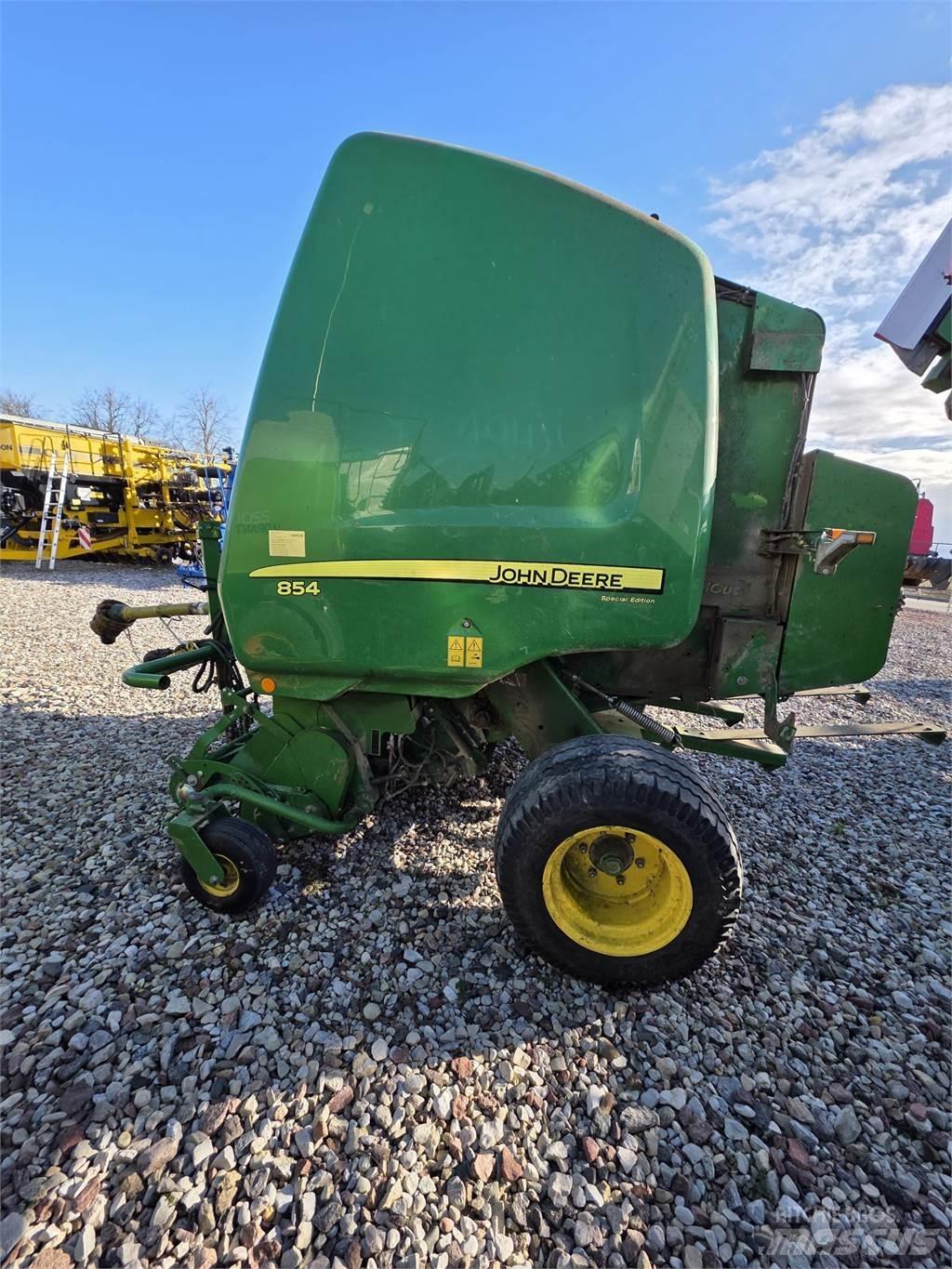 John Deere 854 Rundballepresser