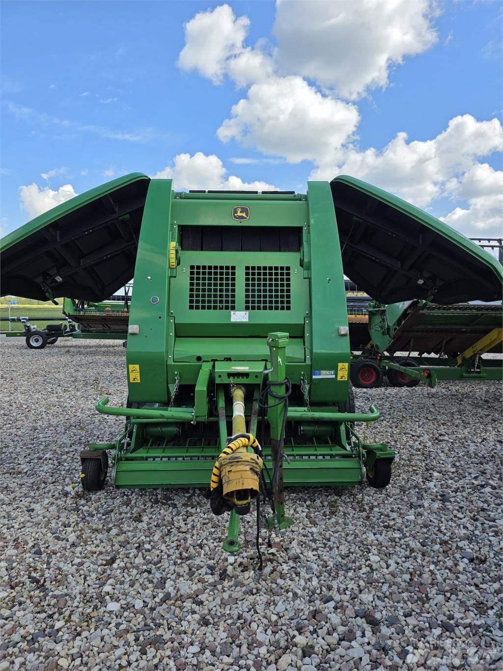 John Deere 854 Rundballepresser